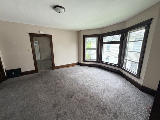 Photo - 12 Tompkins St