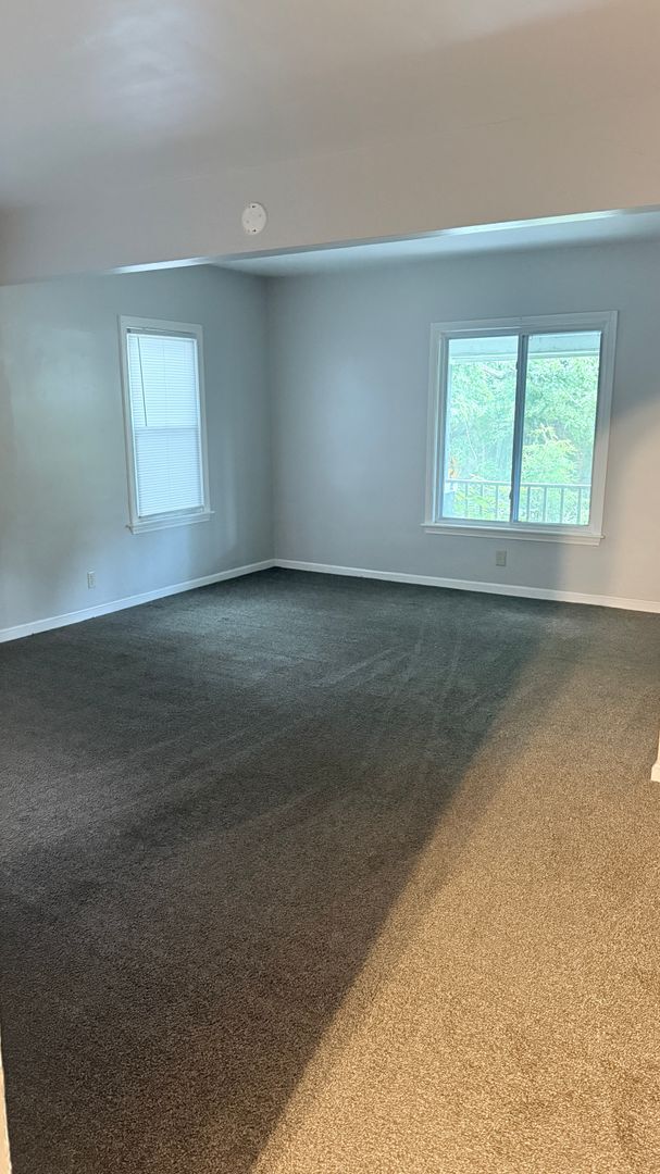 Photo - 2 bedroom duplex mohawk school!