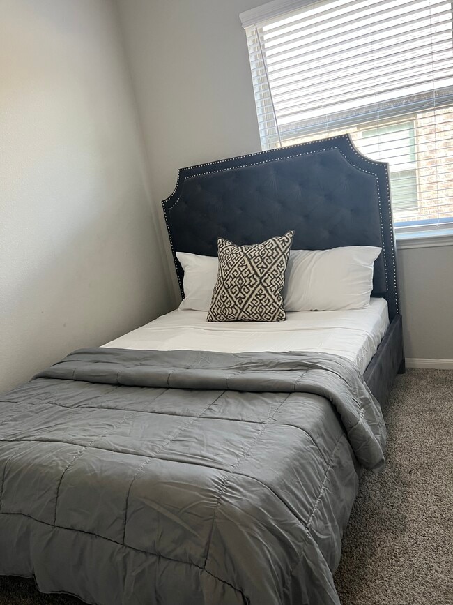 Photo - 6214 Scott Way