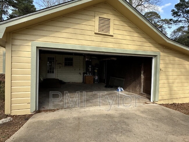 Photo - 343 Bonner St