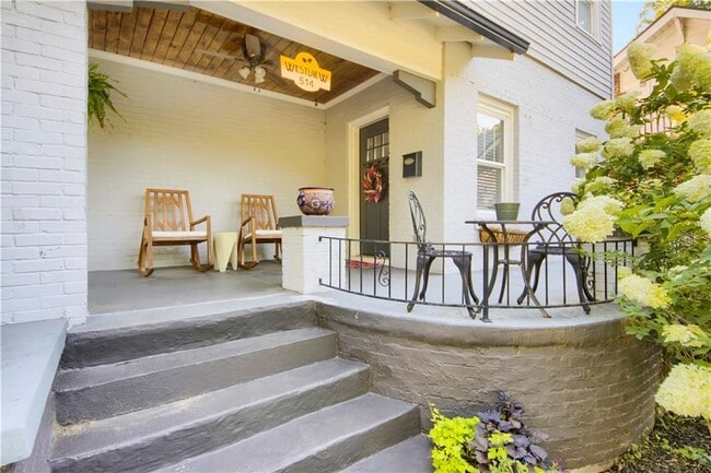 Photo - 514 W Ontario Ave SW