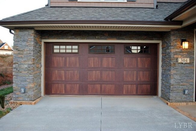 Photo - 304 Hunterdale Dr
