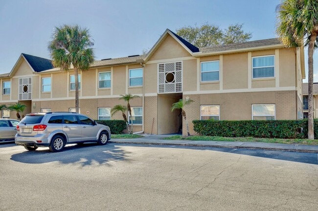 Photo - Spacious 2/2 Cozy Condo with a Screened Balcony in the Gated Community of Hawthorne Village - Orl... Unidad 7