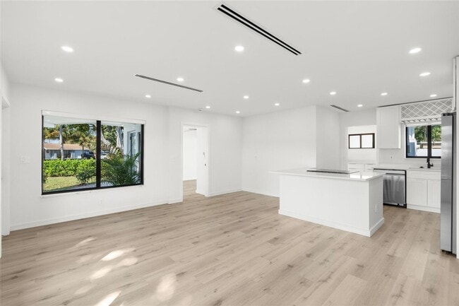 Photo - 455 SW 14th Ct