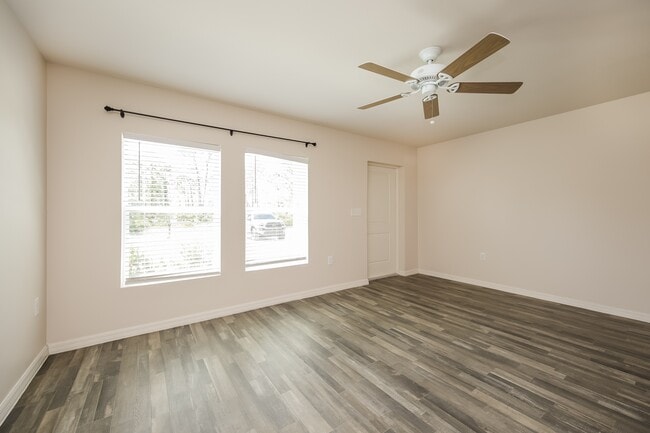 Photo - 12280 Hindle Ave