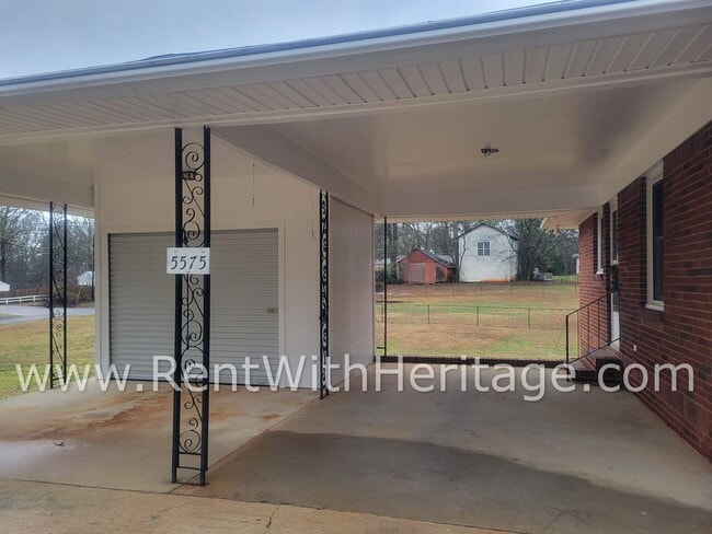 Photo - GRAMPA'S BUNGELOW - AWESOME BRICK RANCH WITH FULL UNFINISHED BASEMENT / GREAT LOCATION
