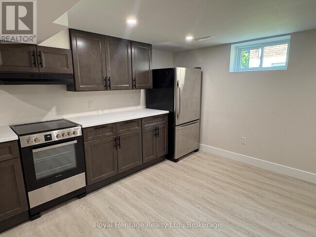 Photo - 499 Braidwood Ave