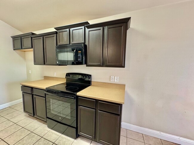 Photo - 5504 110th St