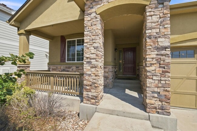 8238 Hollygrape Ln