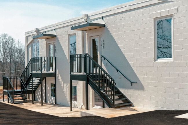 Photo - 5900 Fort Ave