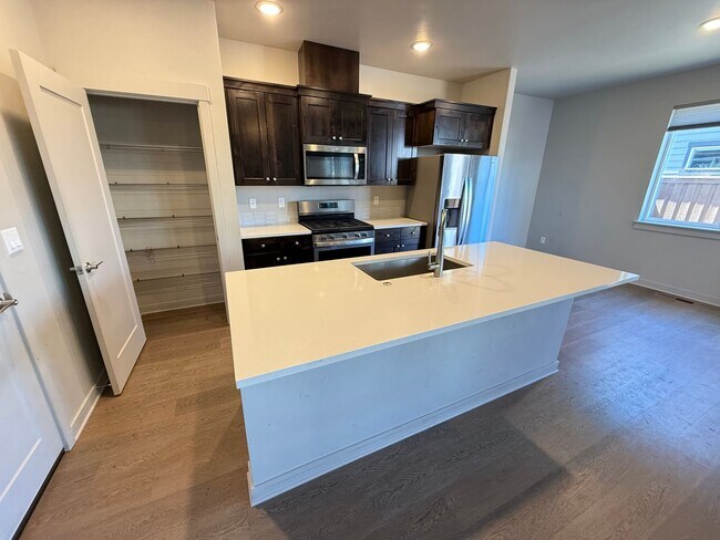 Photo - 3 Bed/2.5 Bath Pahlisch Home in NE Bend - ...