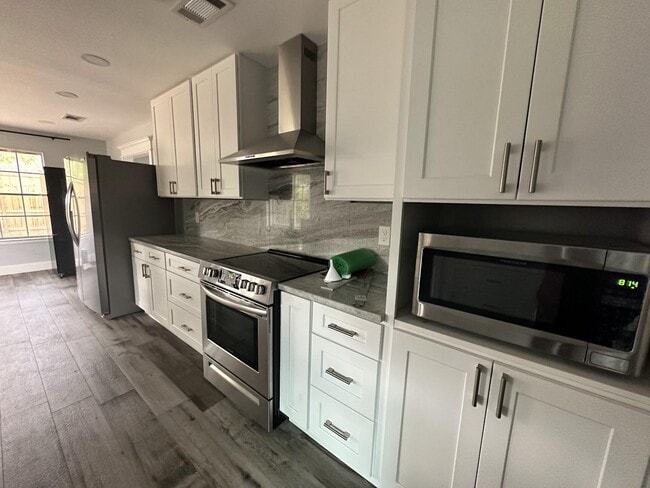 Building Photo - 808 Linden Ave Rental