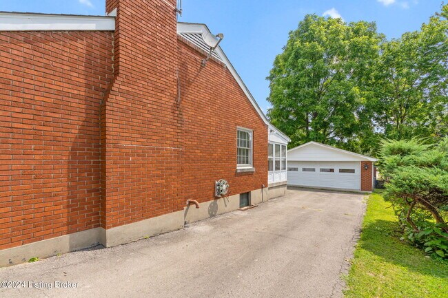 Photo - 3017 Debera Way