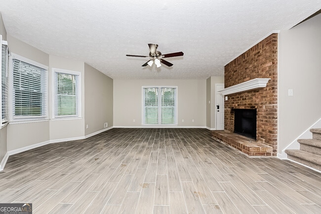 Photo - 295 Stoneridge Way