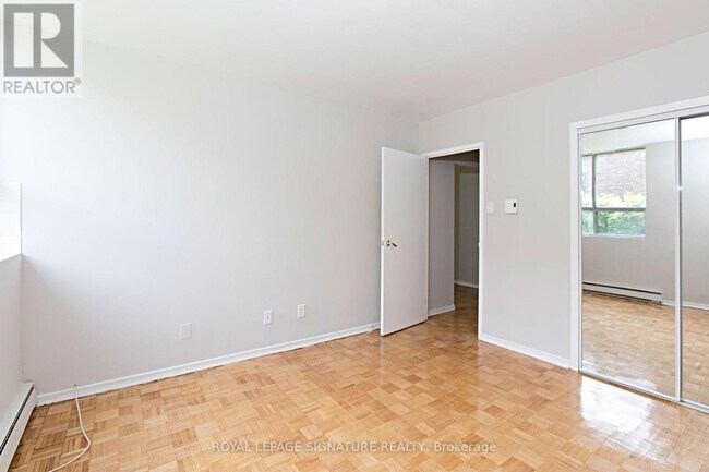 Photo - 525 Eglinton Ave E Unit 804