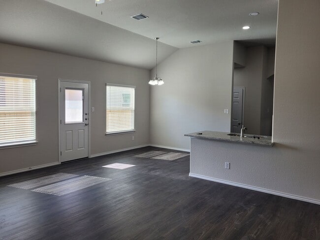 Photo - Move-In Ready Luxury Duplex in Converse! Easy Access to Ft. SAM & Randolph AFB