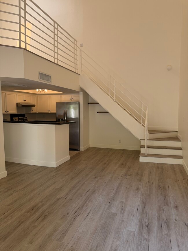 Building Photo - 64 N Mar Vista Ave Unit 228