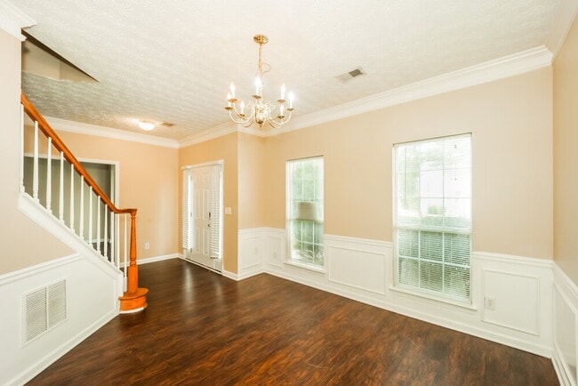 8639 Glendevon Ct
