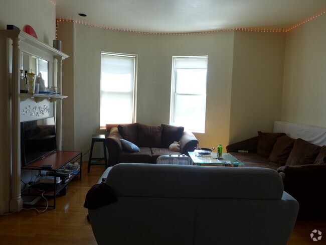 Building Photo - 16 S Huntington Ave Unit 3 Rental