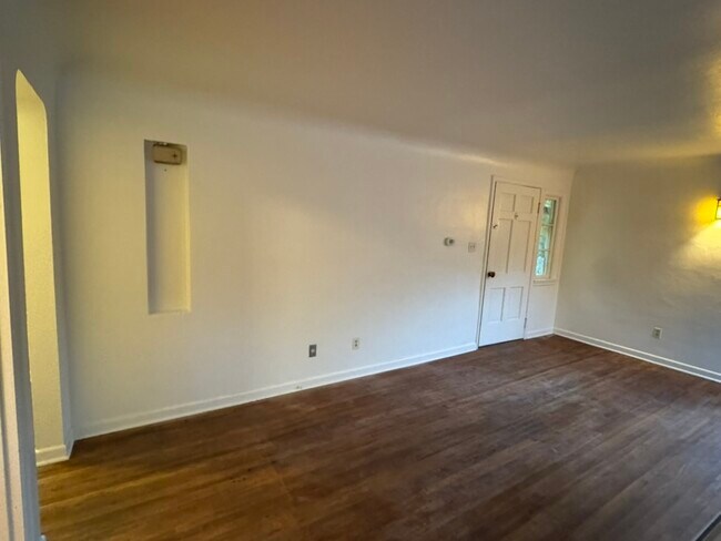 Photo - 815 N 36th St