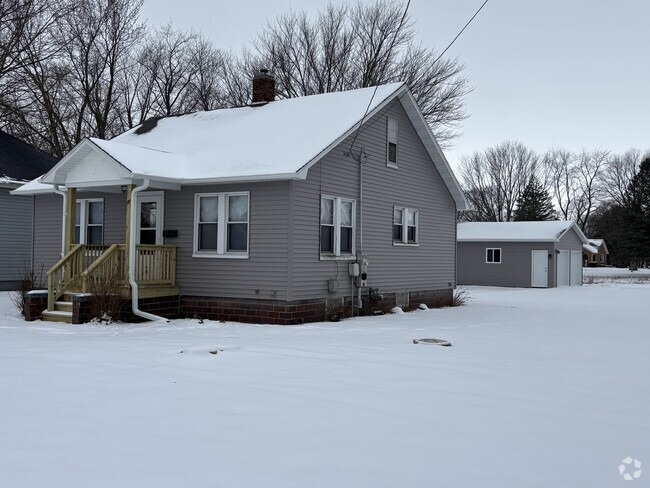 Building Photo - 1802 Church St Rental