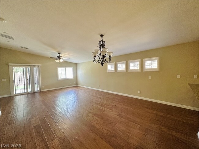 Photo - 4585 Grindle Point St