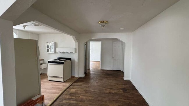 Photo - 517 1/2 w 2nd