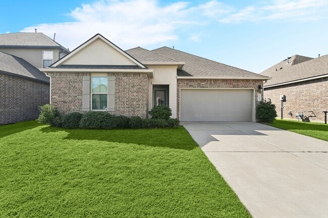 Building Photo - Move-In Special! 4-Bed, 2-Bath Home in Sli...