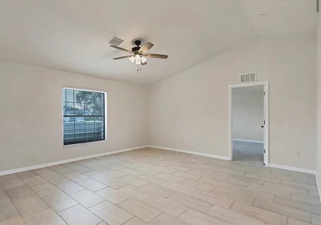 Photo - 116 SE 2nd Ave