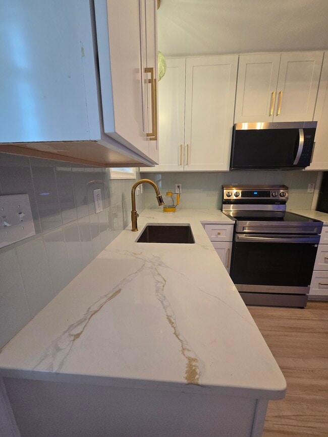 Photo - 3342 Tait Ter