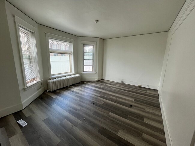 Photo - 110-114 N 6th Ave E Unit Apt 3