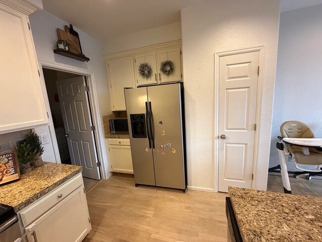 Photo - 9804 Grove St