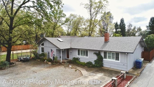4 br, 2 bath House - 1573 Mistletoe Ln. - 4 br, 2 bath House - 1573 Mistletoe Ln.