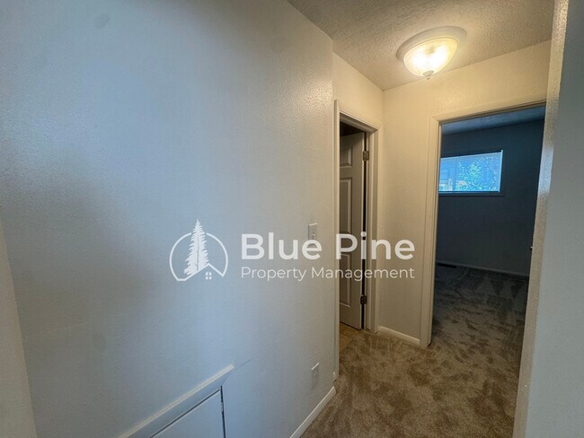 301 E 18th St Unidad 2