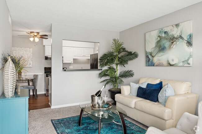 Hereford 1BR, 1BA - 550SF - Living Room