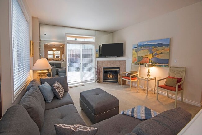 Photo - Furnished West Bend Home Available Mid-August