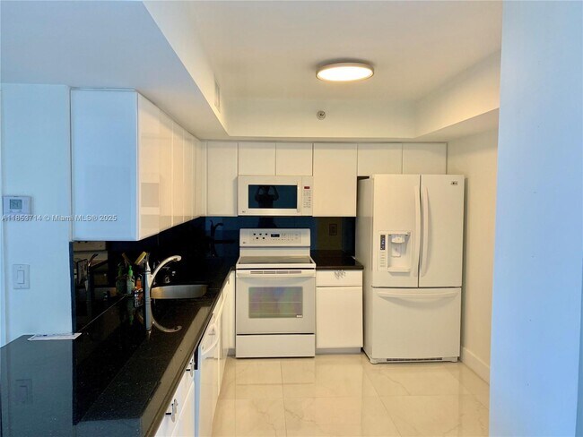 Photo - 19101 Mystic Pointe Dr Unidad 2709