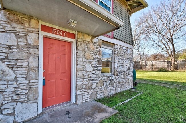 Building Photo - 1704 E M. Franklin Ave Rental