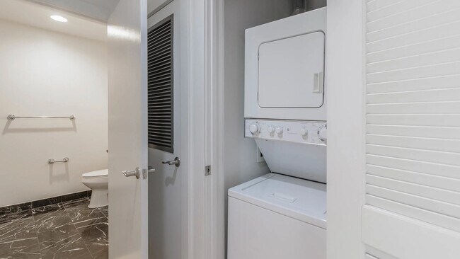 Photo - 425 Massachusetts Ave NW