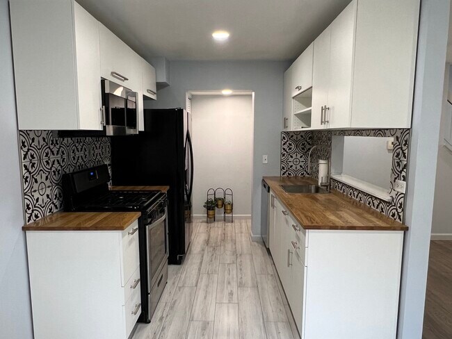 Photo - 230 Dakota Ct