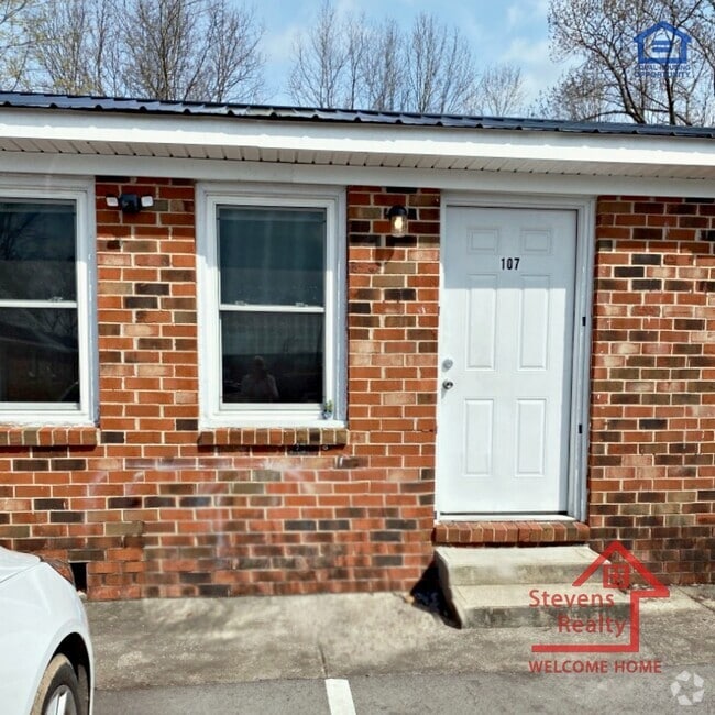 Building Photo - 500 Skyline Dr Rental