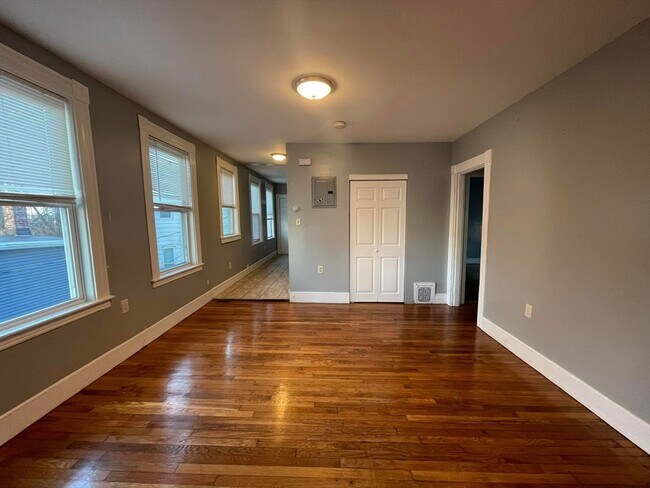 Photo - 20-22-22 Wilson St Unit 3