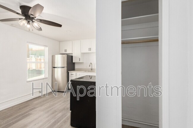 Photo - 2412 E Monroe St