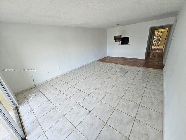 Photo - 11925 NE 2nd Ave Unidad B403