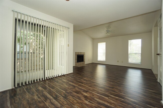6602 Harbor Town Dr Unidad 808