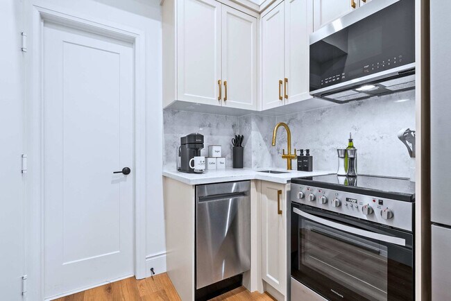 Photo - 674 Gerrard St E Unit SI ID1557633P