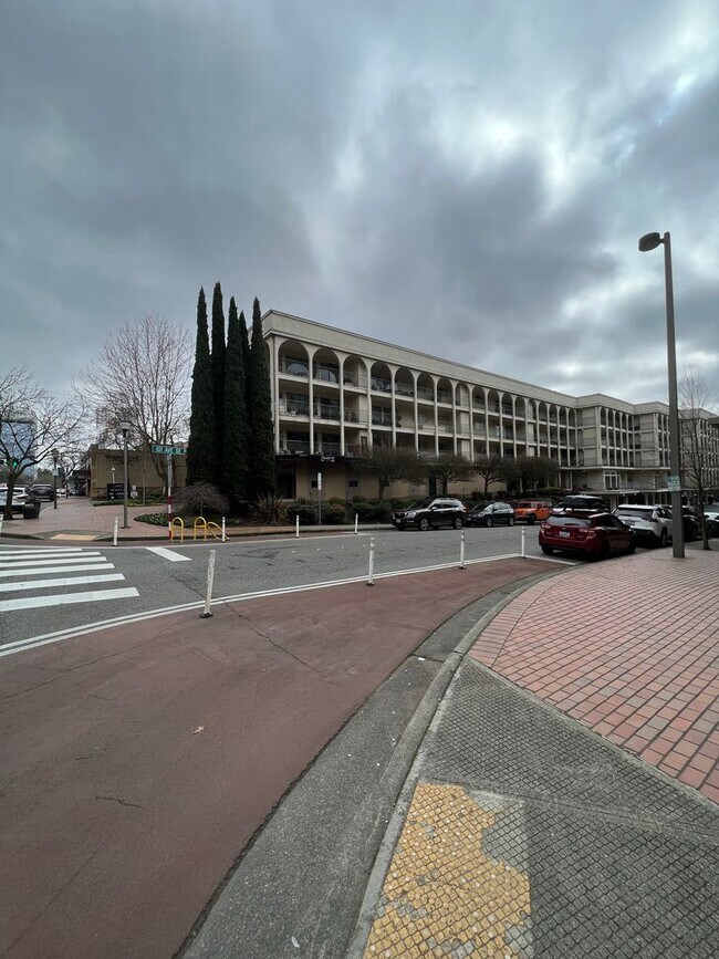 Photo - 2 Bed 1.5 Bath Condo Downtown Bellevue