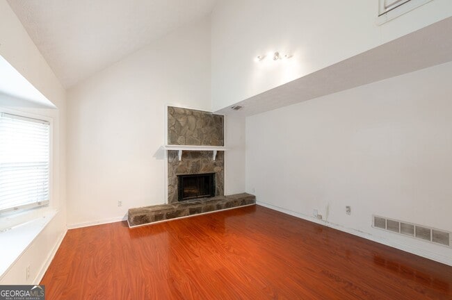 Photo - 134 Timber Creek Ln SW