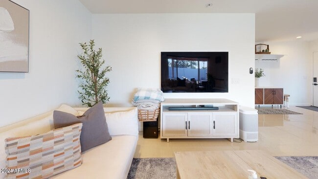 Photo - 2525 N 66th St