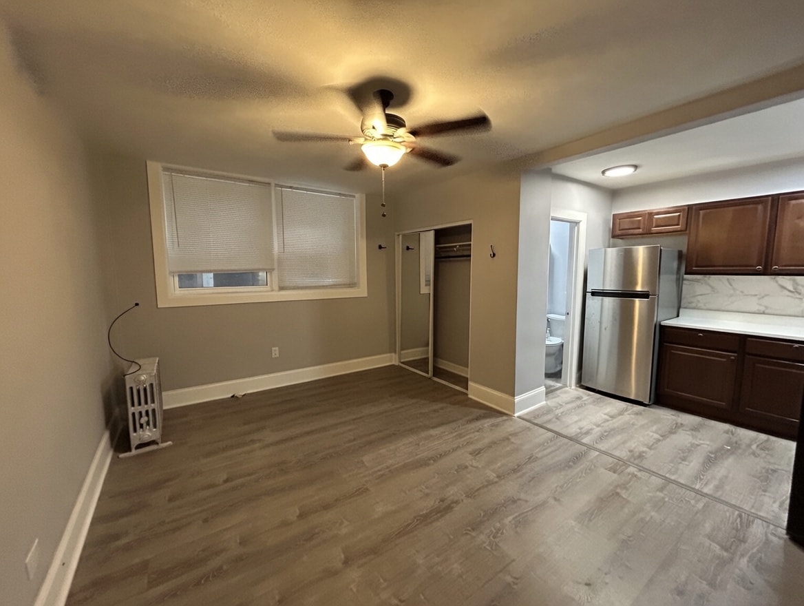 Photo - 6956 N Ashland Ave Unit 105